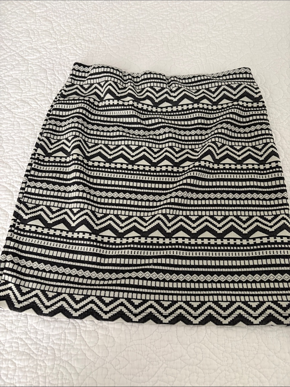 New Look Black and White Geometric Pencil Skirt